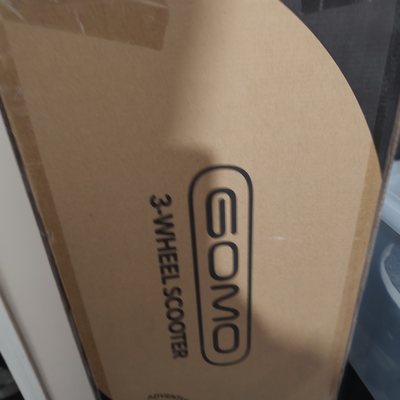 Blue & Yellow Kids 3-Wheel Kick Scooter - Picture 3 of 4